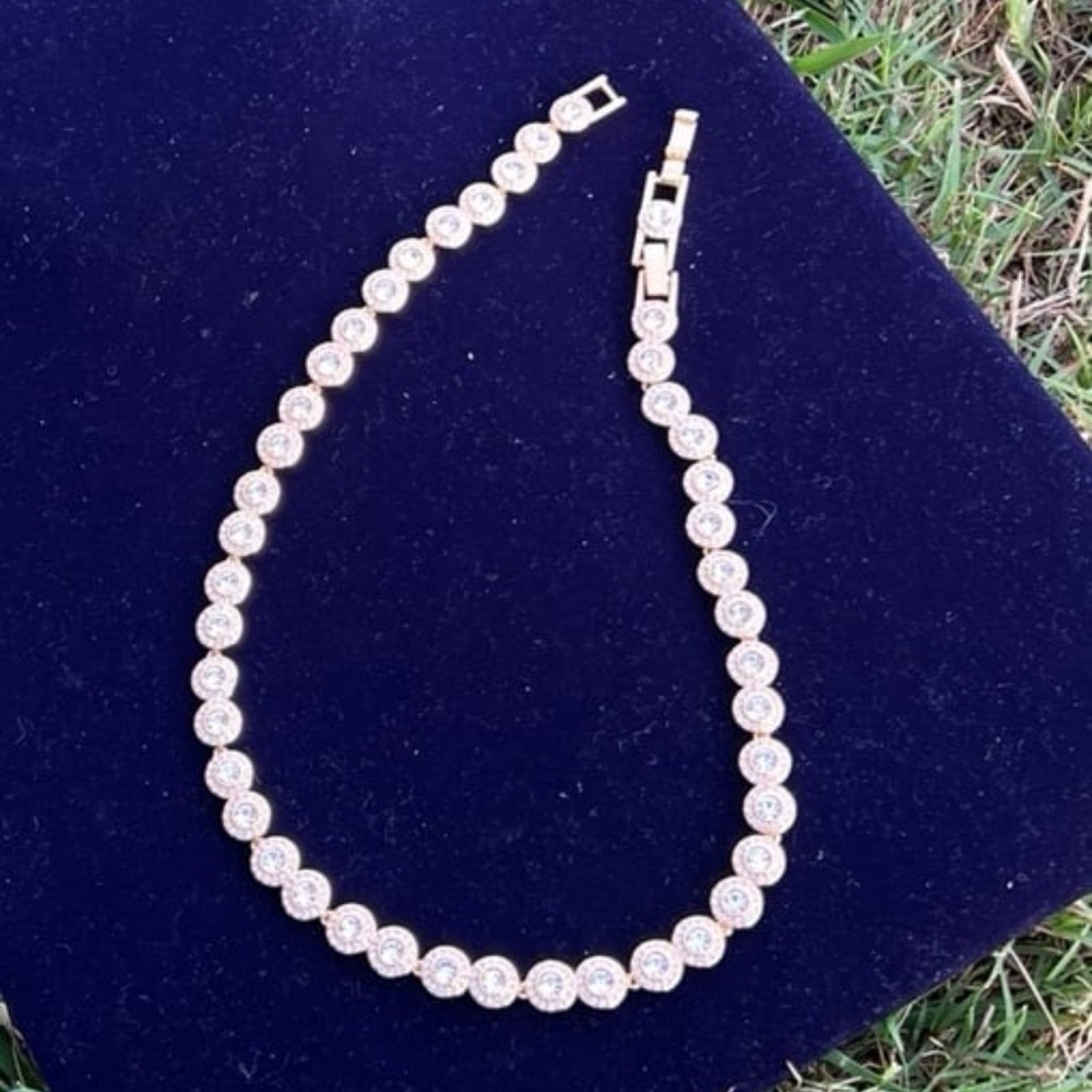 - 14KT Gold Plated swarovski elements necklace - not swan stamped - Picture 9 of 13